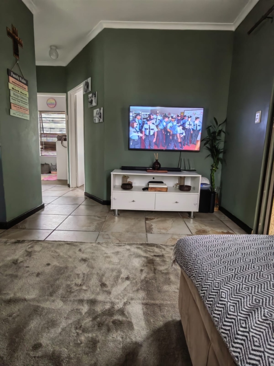  Bedroom Property for Sale in Somerset West Western Cape